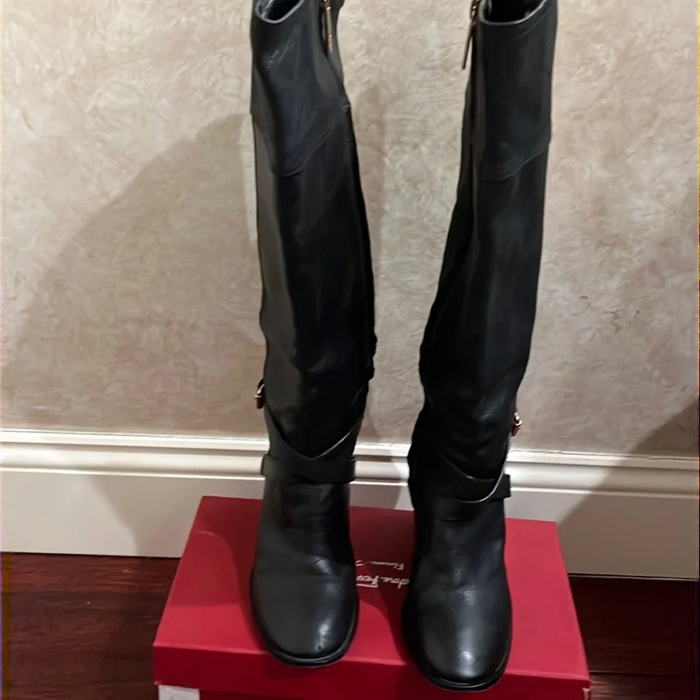 Tory Burch high heel leather boots. - Picture 1 of 11